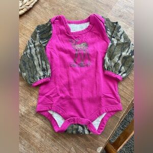 Carhartt Fuchsia and Camouflage Kids Bodysuit with deer size 6 months